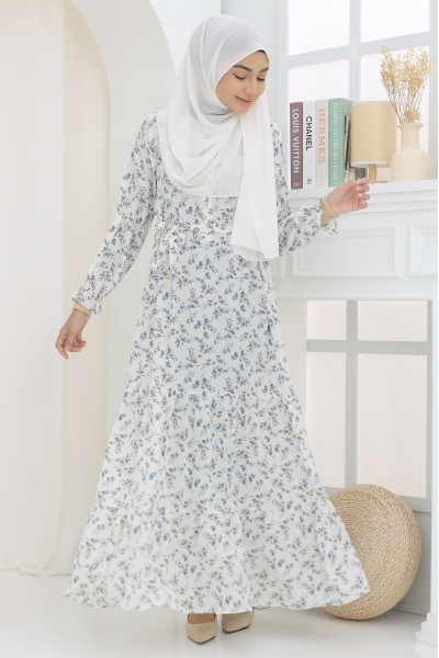 Pretty Dress in Windy 