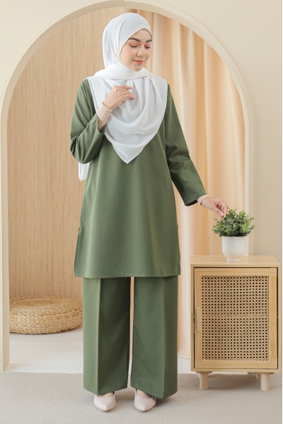 Nada In Forest Green